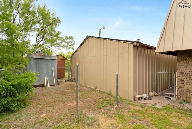8188 FM 1206, Iowa Park, TX 76367