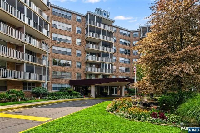 530 Valley Road 5M, Montclair, NJ 07043