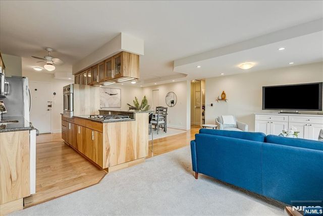 530 Valley Road 5M, Montclair, NJ 07043