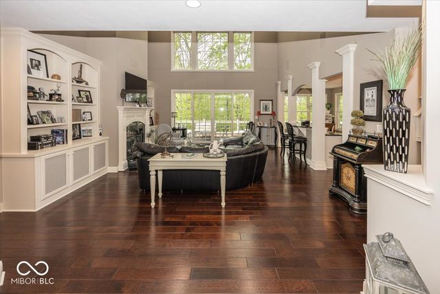 8809 William Penn Circle, Indianapolis, IN 46256