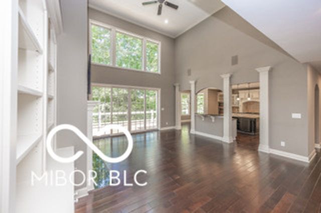 8809 William Penn Circle, Indianapolis, IN 46256