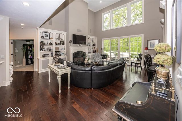 8809 William Penn Circle, Indianapolis, IN 46256