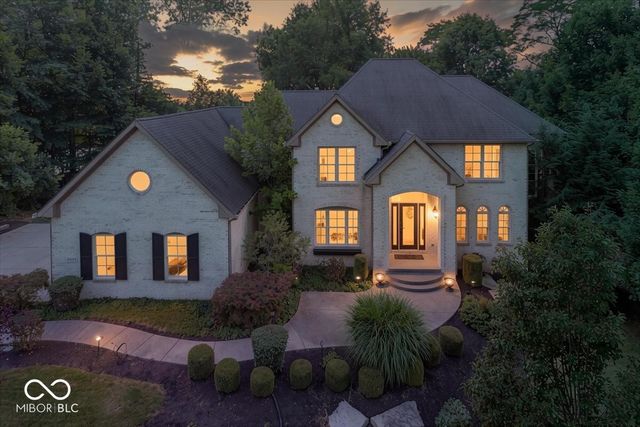 8809 William Penn Circle, Indianapolis, IN 46256