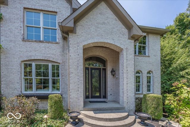 8809 William Penn Circle, Indianapolis, IN 46256