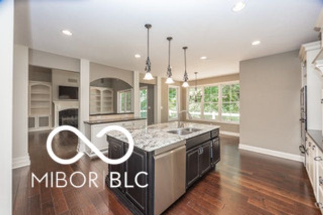 8809 William Penn Circle, Indianapolis, IN 46256