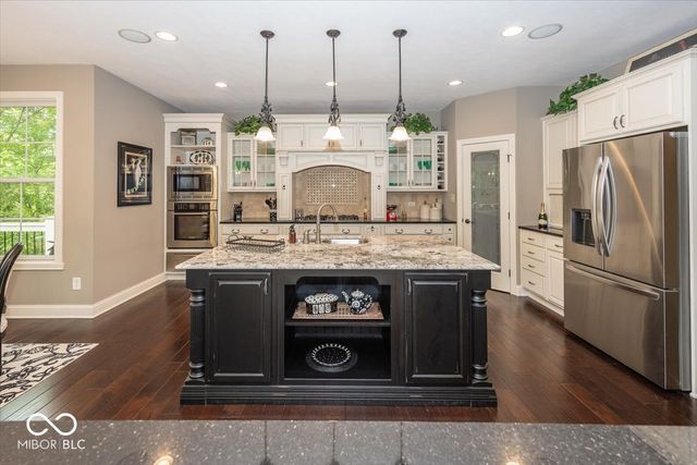 8809 William Penn Circle, Indianapolis, IN 46256