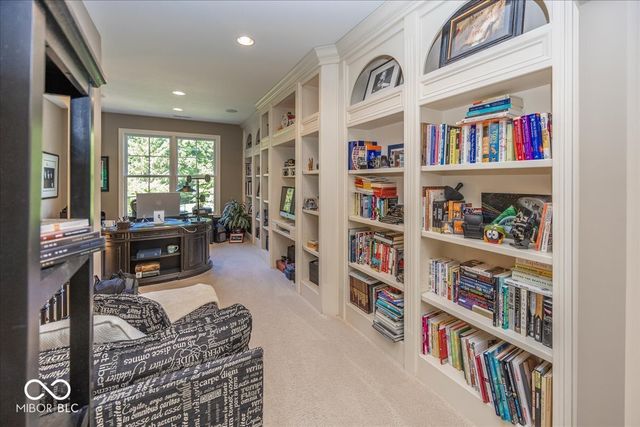 8809 William Penn Circle, Indianapolis, IN 46256