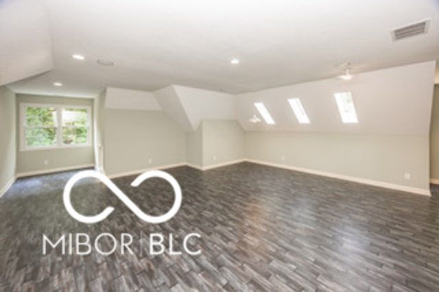8809 William Penn Circle, Indianapolis, IN 46256