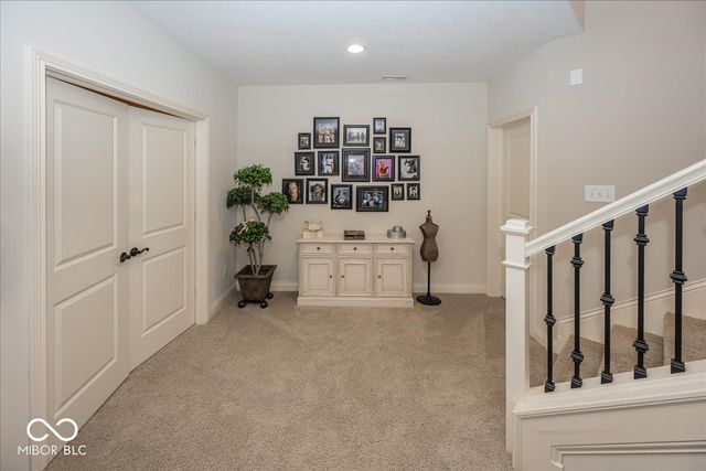 8809 William Penn Circle, Indianapolis, IN 46256