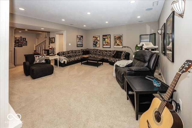 8809 William Penn Circle, Indianapolis, IN 46256