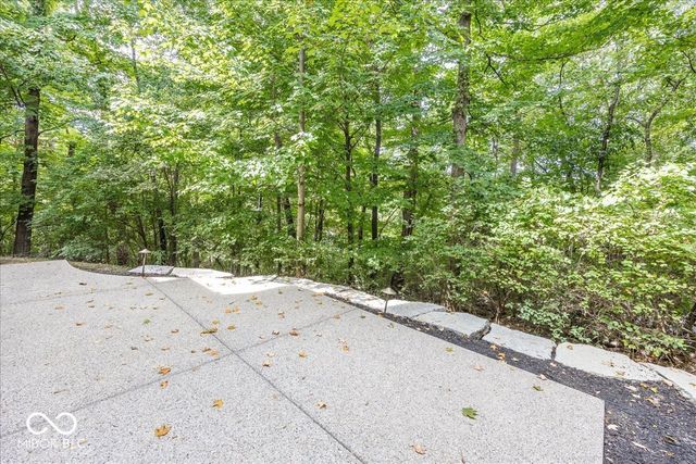 8809 William Penn Circle, Indianapolis, IN 46256