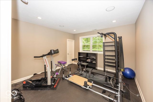 8809 William Penn Circle, Indianapolis, IN 46256
