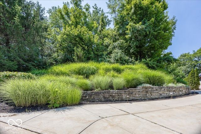 8809 William Penn Circle, Indianapolis, IN 46256