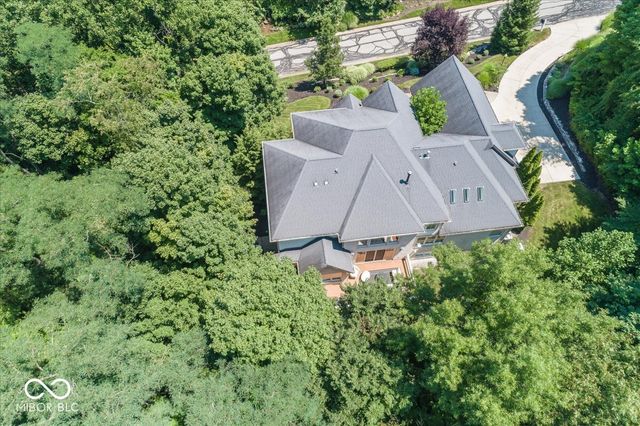 8809 William Penn Circle, Indianapolis, IN 46256