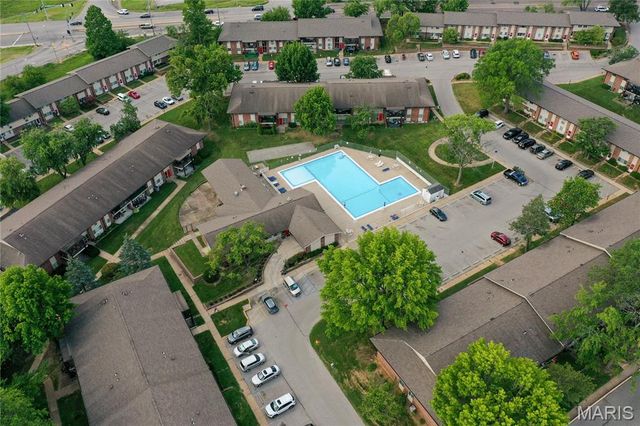 9929 Bunker Hill Drive C, St Louis, MO 63123