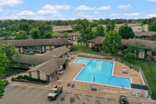 9929 Bunker Hill Drive C, St Louis, MO 63123