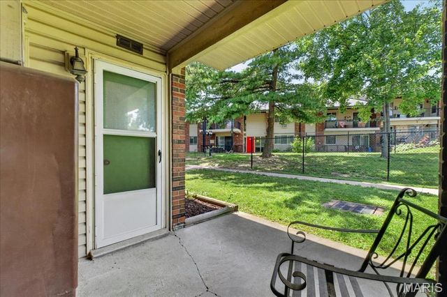 9929 Bunker Hill Drive C, St Louis, MO 63123