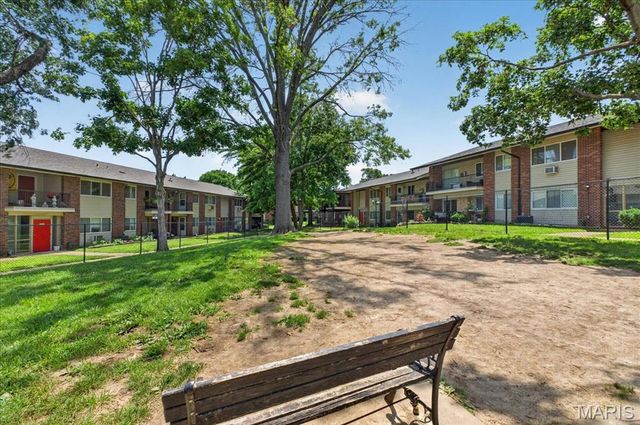 9929 Bunker Hill Drive C, St Louis, MO 63123
