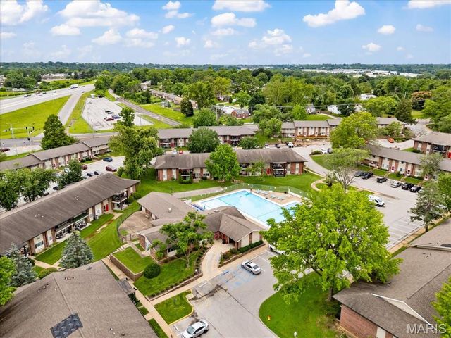 9929 Bunker Hill Drive C, St Louis, MO 63123