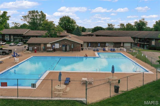 9929 Bunker Hill Drive C, St Louis, MO 63123
