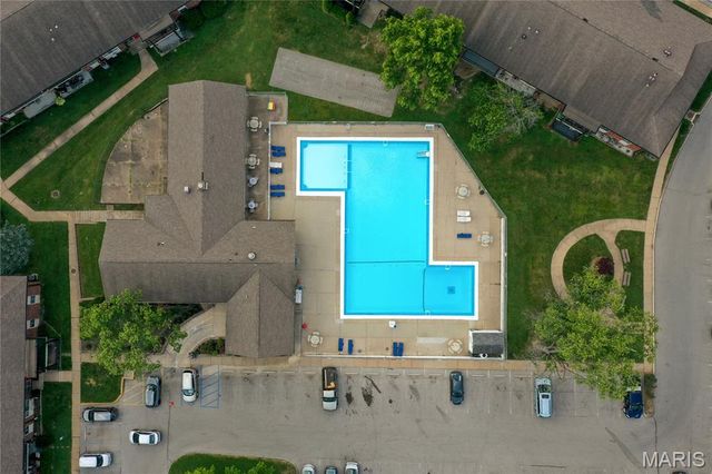 9929 Bunker Hill Drive C, St Louis, MO 63123