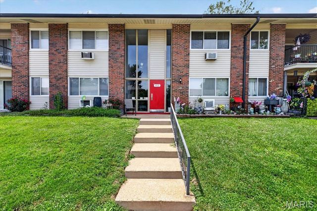 9929 Bunker Hill Drive C, St Louis, MO 63123