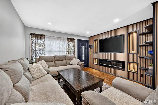 9713 Shuffle Drive, Affton, MO 63123