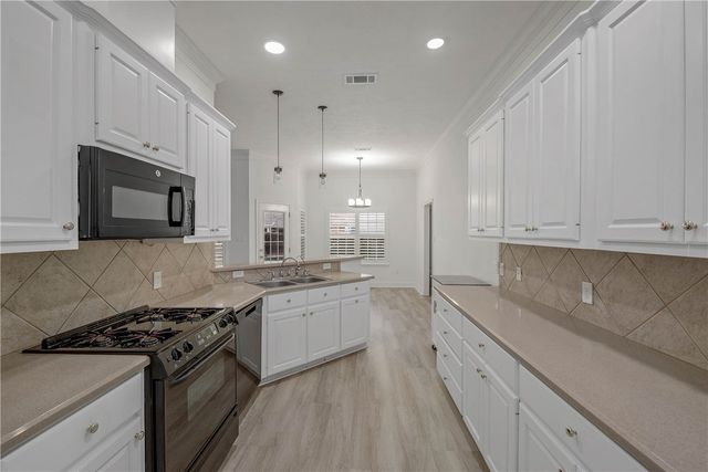305 Stone Chase Court, College Station, TX 77845