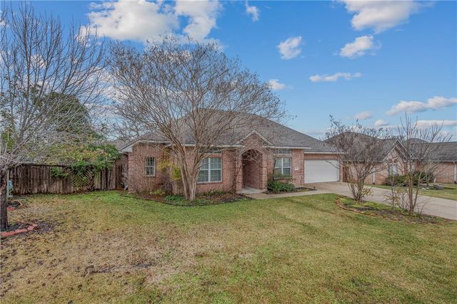 305 Stone Chase Court, College Station, TX 77845