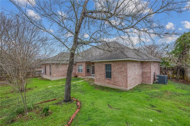 305 Stone Chase Court, College Station, TX 77845