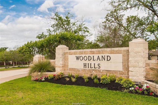 305 Stone Chase Court, College Station, TX 77845
