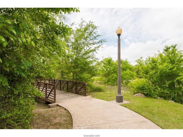 305 Stone Chase Court, College Station, TX 77845
