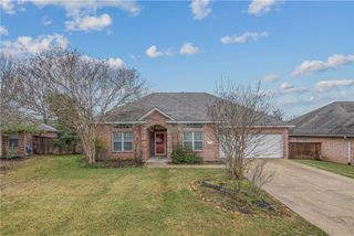 305 Stone Chase Court, College Station, TX 77845