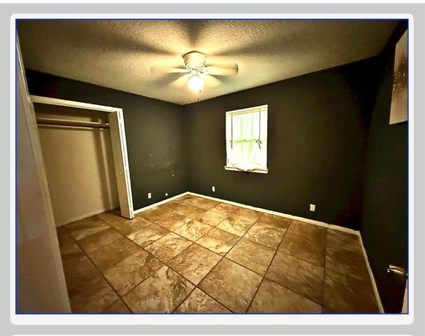1806 Avenue D, Dickinson, TX 77539