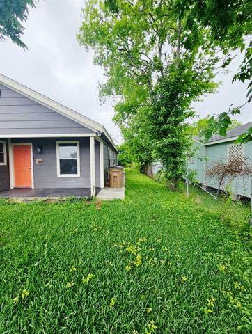 1806 Avenue D, Dickinson, TX 77539