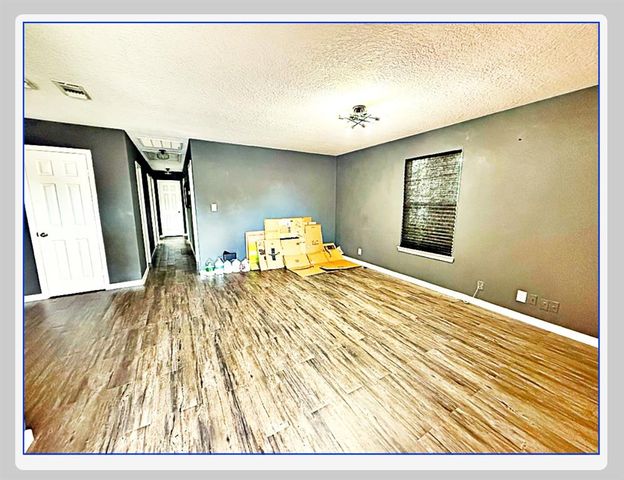 1806 Avenue D, Dickinson, TX 77539