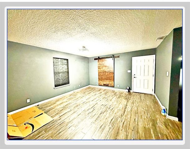 1806 Avenue D, Dickinson, TX 77539