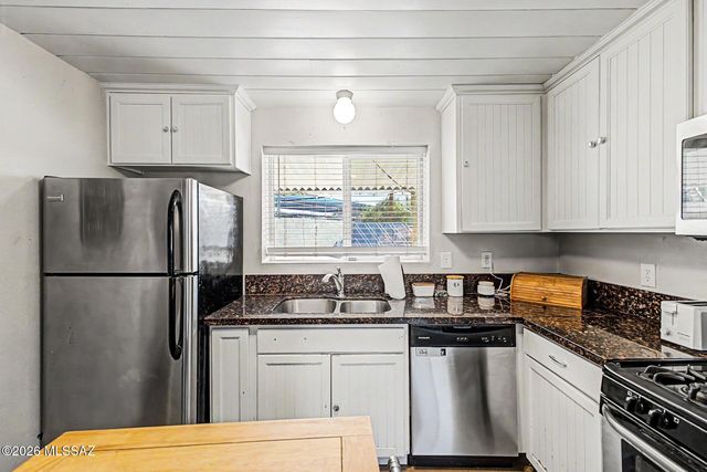 4041 N Ray Place, Tucson, AZ 85705