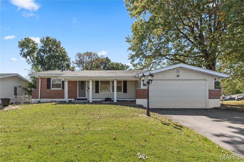 2436 Pershall Road, St Louis, MO 63136