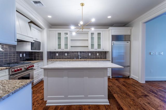 2525 N PEARL Street 1201, Dallas, TX 75201