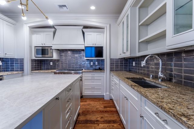 2525 N PEARL Street 1201, Dallas, TX 75201