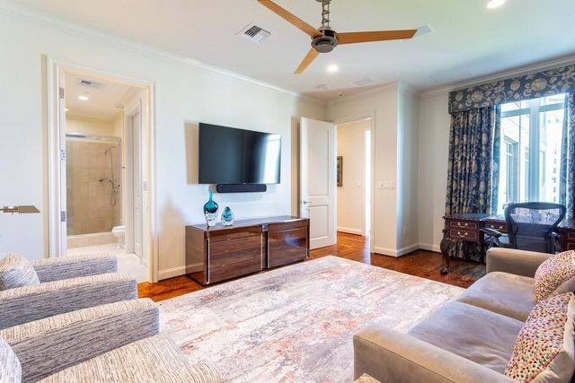 2525 N PEARL Street 1201, Dallas, TX 75201