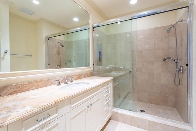 2525 N PEARL Street 1201, Dallas, TX 75201