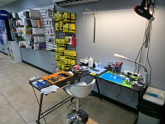 16541 W Warren Avenue, Detroit, MI 48228