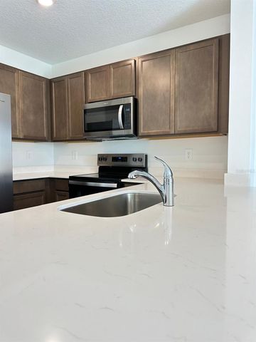 31206 MIDNIGHT SUN WAY, Wesley Chapel, FL 33545