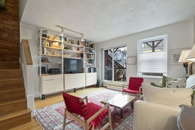 26 Bigelow St A, Cambridge, MA 02139