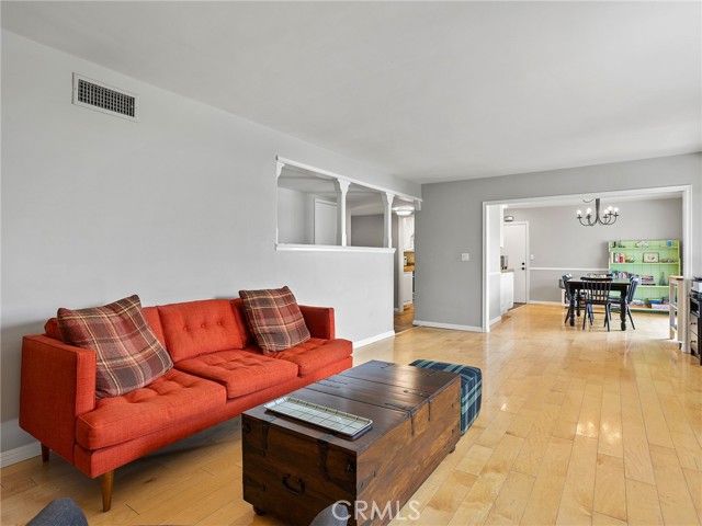 9710 Lubao Avenue, Chatsworth (los Angeles), CA 91311