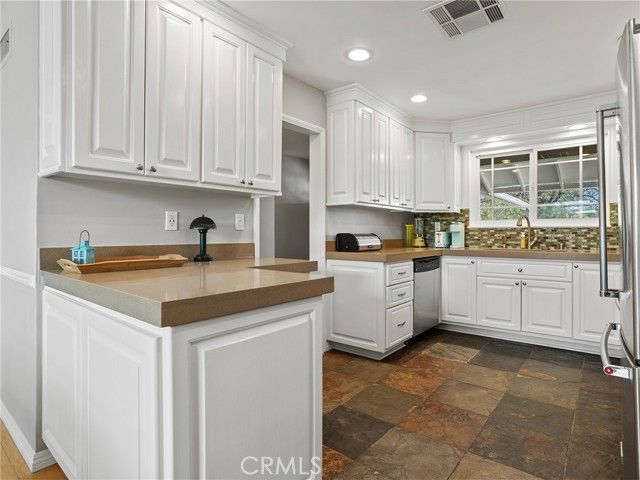 9710 Lubao Avenue, Chatsworth (los Angeles), CA 91311