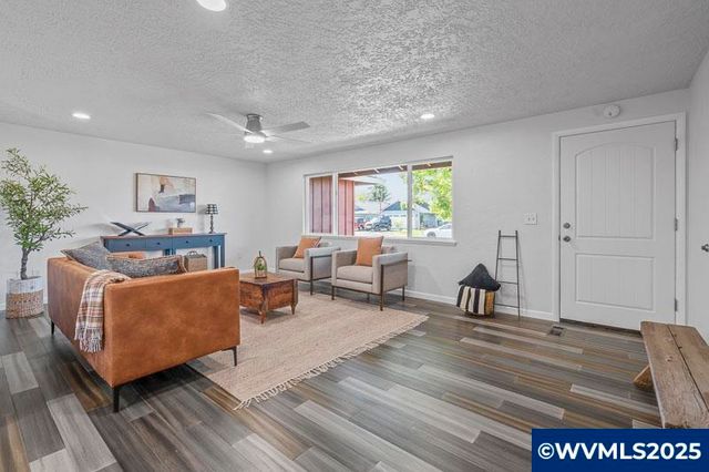 611 NE Bockes Lp, Sheridan, OR 97378