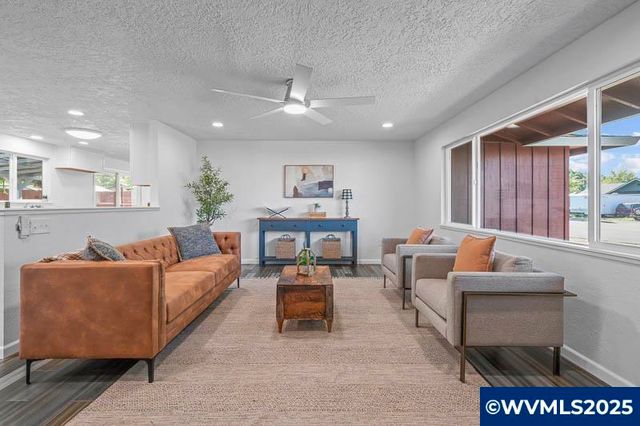 611 NE Bockes Lp, Sheridan, OR 97378